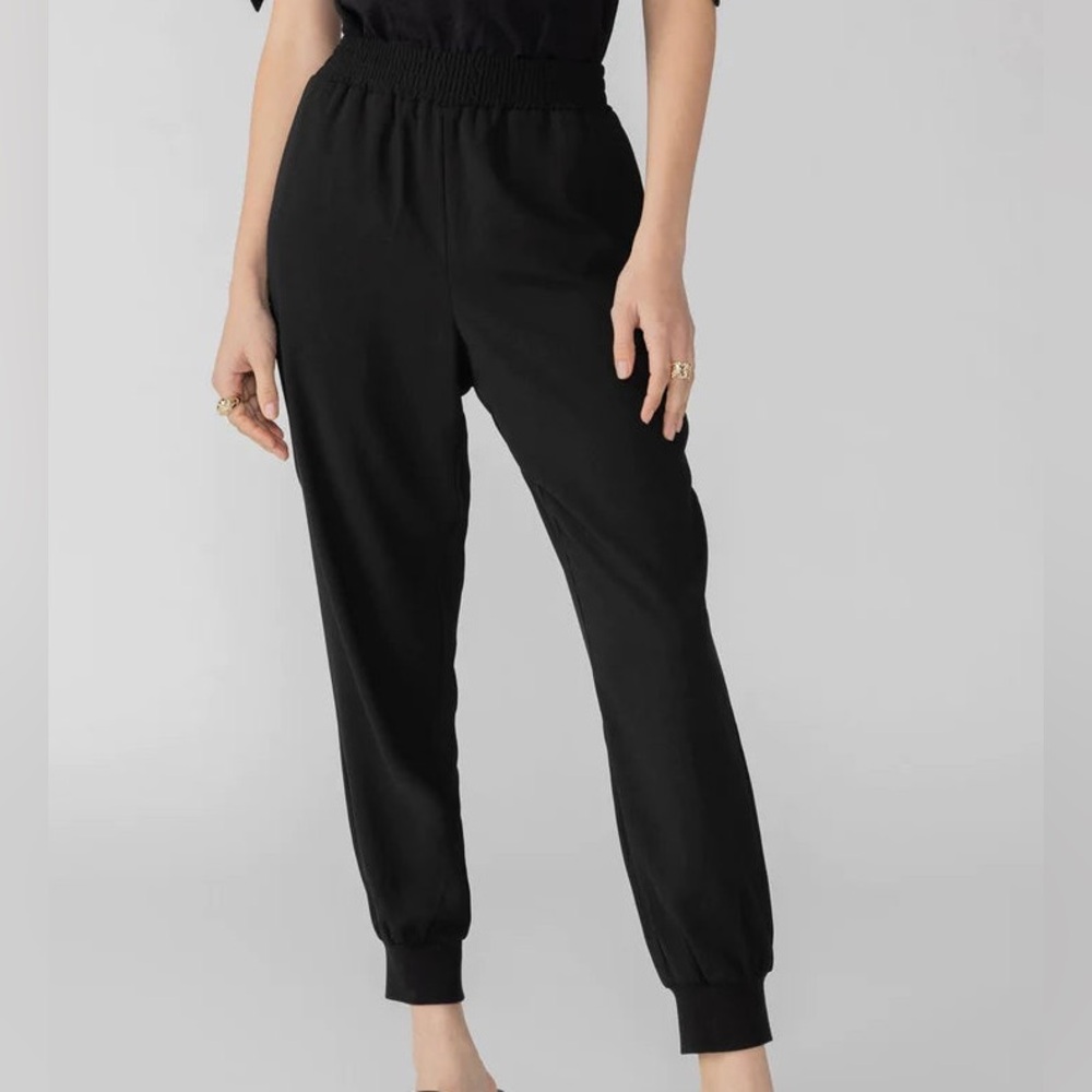 NWT! Sanctuary (XS) Black Day Tripper Jogger- Lightweight Street Style, Comfy